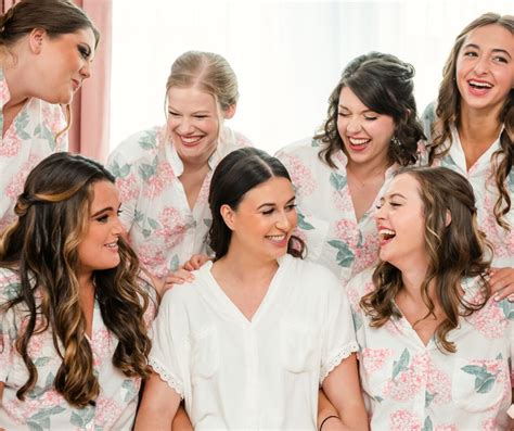 Bridal Party Hairstyles: The Ultimate Guide for Brides