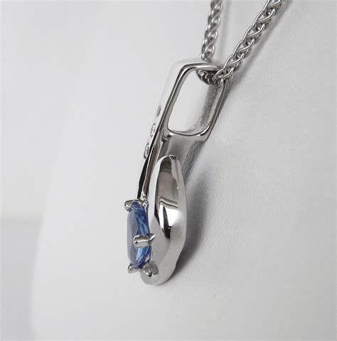 Sapphire Pendant | Kloiber Jewelers