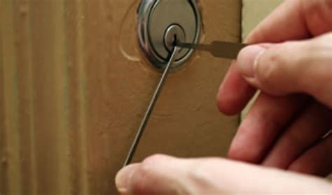 How to Pick A Lock with A Hairpin - Wikicodes Blog