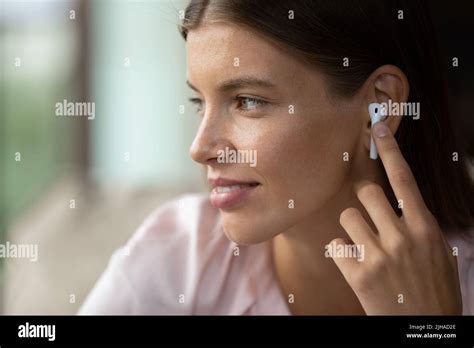 Modern wireless hi-res stock photography and images - Alamy