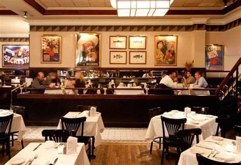 Docks Oyster Bar & Seafood Grill Review - Midtown East - New York - The Infatuation