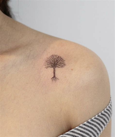 Dainty tree tattoos | Mom tattoos, Dainty tattoos, Tree tattoo