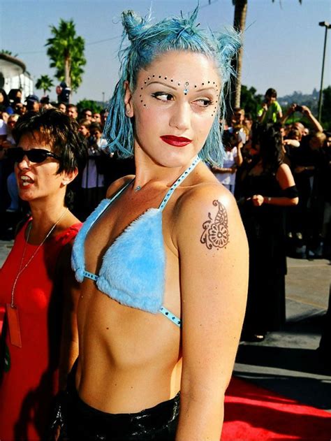 These '90s Female Singers Gave Us the Best Trends | Pop star costumes ...