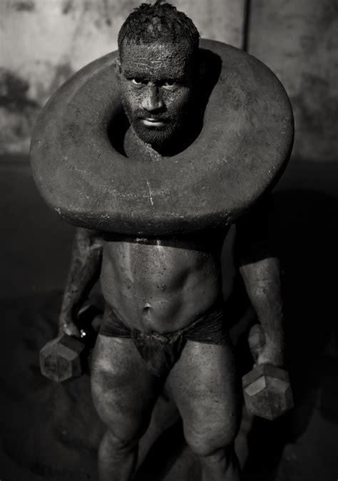 Traditional mud wrestler in Pune, India - Dietmar Temps, photography