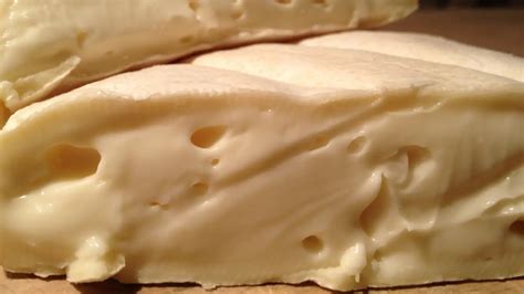 5 Best Robiola Cheese Substitute - Cyanne Eats