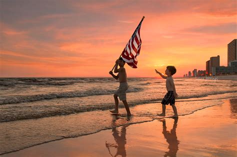 Happy 4Th Of July On The Beach - independencedaytv