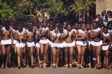 Swaziland Reed Dance Umhlanga Festival: How and When to See It