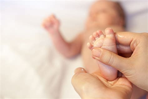 Grasping Reflex In Babies: Palmar vs Plantar And Age Range