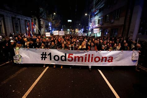 Thousands protest in Serbia against populist leader Vucic