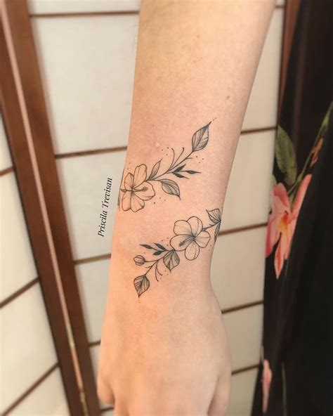 Priscila Trevisan no Instagram: “Tatuzinha da Helô 🥰 Postando de novo” em 2022 | Tatuagem ...