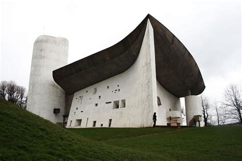 Vandalismo causa daños irreparables en la Capilla de Ronchamp de Le Corbusier | Plataforma ...