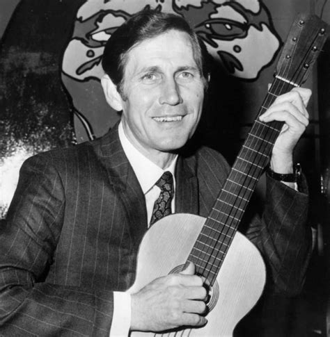 When The Saints... Chet Atkins Style