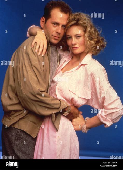 MOONLIGHTING 1980s US TV series Bruce Willis and Cybill Shepherd Stock Photo - Alamy