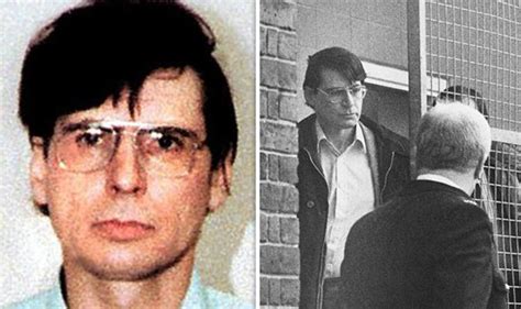 Dennis Nilsen : Dennis Nilsen: Far Left Serial Killer dies in prison ...