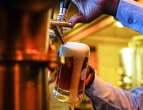 The Perfect Pour: Techniques Every Beer Lover Should Know - PRO