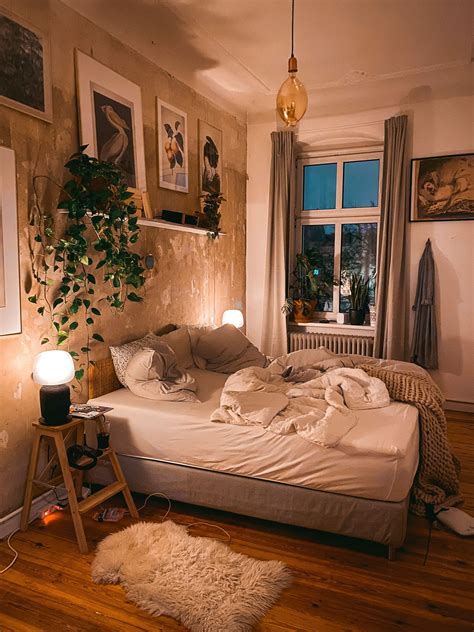 10+ Vintage Aesthetic Bedroom Decor