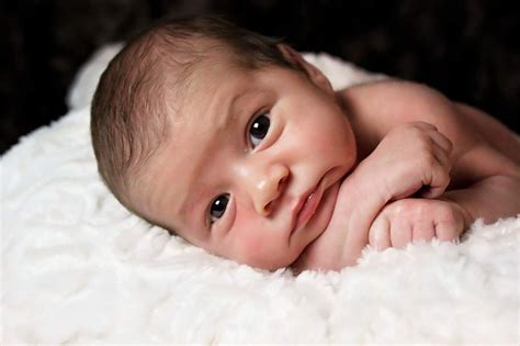 Study: Newborn Babies Have Innate Skills to Pick Out Individual Words | Sci.News