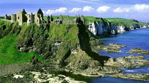 Dunluce Castle – The Ruin On The Cliff | Daily Scribbling