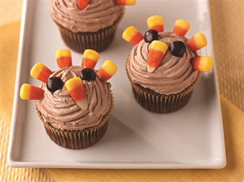 Easy Turkey Cupcakes dessert recipe perfect for Thanksgiving with COOL ...