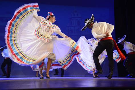 Recibirá Córdoba al folclore de Brasil, Perú y Colombia - Plumas Libres