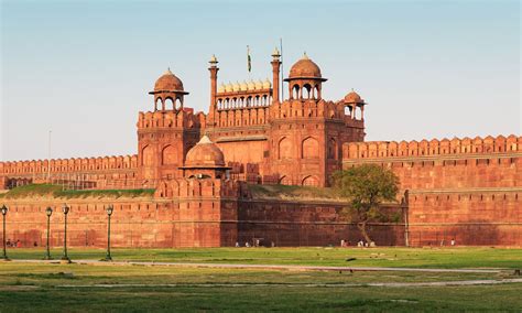 Red Fort (Lal Kila) Delhi, India #redford #lalkila #lalqila #india #delhi | Cool places to visit ...