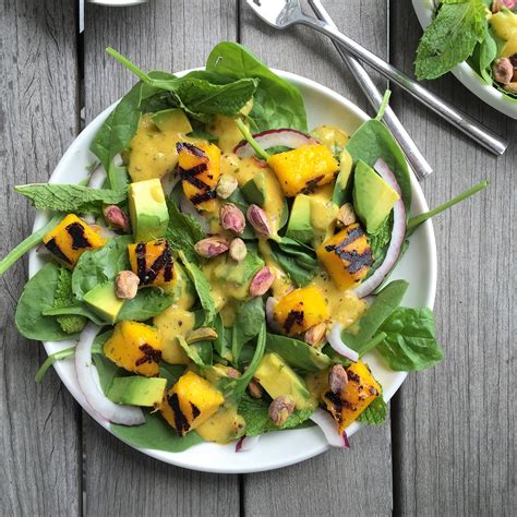grilled mango and spinach salad with avocado | Jackie Newgent