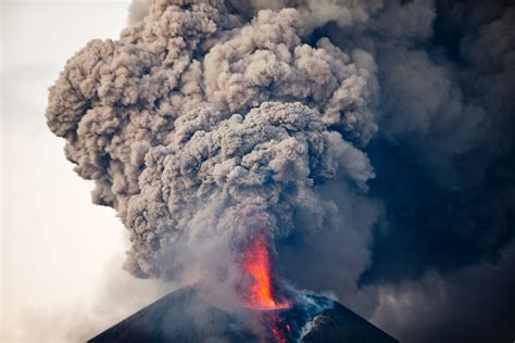 What causes a volcano to erupt? - The Petri Dish