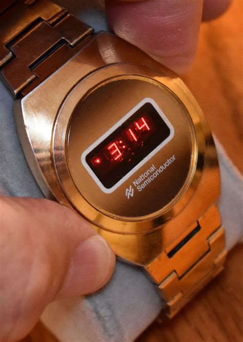 Vintage National Semiconductor Men's Electronic Digital Watch, Red LED Display, Gold Finish ...