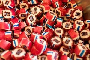 Red and white Danish hard candy - Creative Commons Bilder