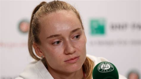 Elena Rybakina pulls out of French Open due to illness - ESPN