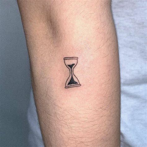 Details 73+ small hourglass tattoo - in.cdgdbentre