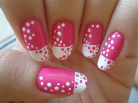 Ten Easy and Awesome Nail Polish Designs for Women