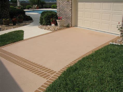 Concrete Driveway Paint Coating - MiaPinschof