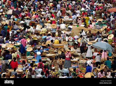 West Africa Kumasi Ghana market crowd Stock Photo, Royalty Free Image: 1155949 - Alamy