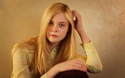 Elle Fanning Backgrounds, Pictures, Images - EroFound