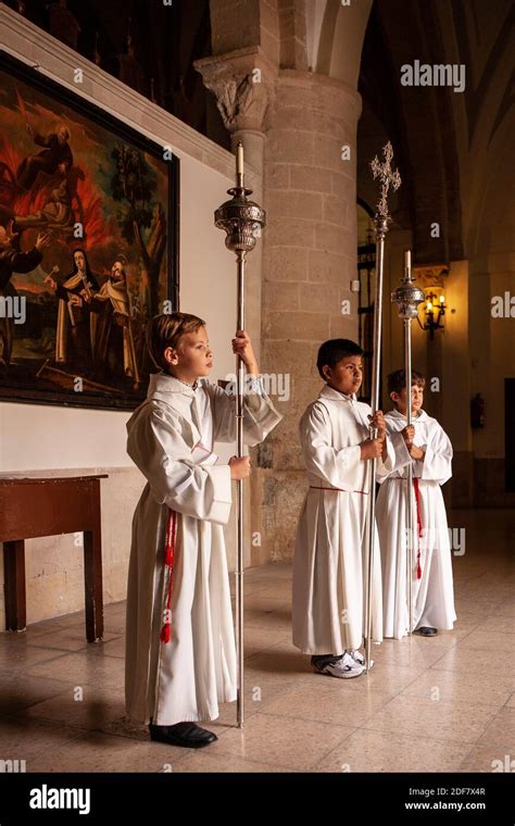 Altar boy church hi-res stock photography and images - Alamy