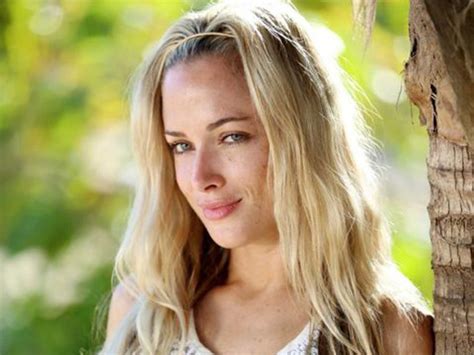 Reeva Steenkamp: Photos of Oscar Pistorius' girlfriend's dead body ...