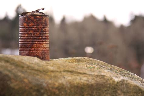 this ol' can | rusted tin can carefully perched on top of a … | Flickr