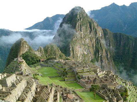 Archivo:Peru Machu Picchu Sunrise 2.jpg - Wikipedia, la enciclopedia libre