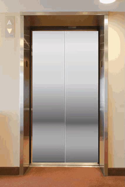 Shawn Breezy Elevator GIF - Shawn Breezy Elevator Fall Horror Special - GIFዎችን ያግኙ እና ያጋሩ