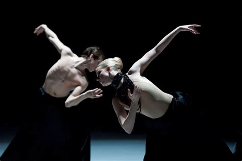 Volksoper Ballet: Carmina Burana - Afternoon of a Faun - Bolero | uncoy.com | la vie viennoise