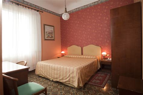 Hotel Beatrice, Florence - 2022 Price & Reviews Compared