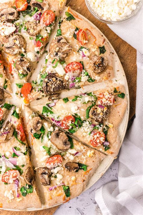 Spinach Mushroom and Feta Pizza – Mallize
