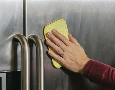 5 Tips for Cleaning Stainless Steel Naturally