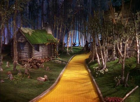 The Big Yellow House: Wizard of Oz Hanging