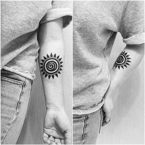 sun-tattoo (16) | Тату солнце, Парные татуировки и Маленькие татуировки