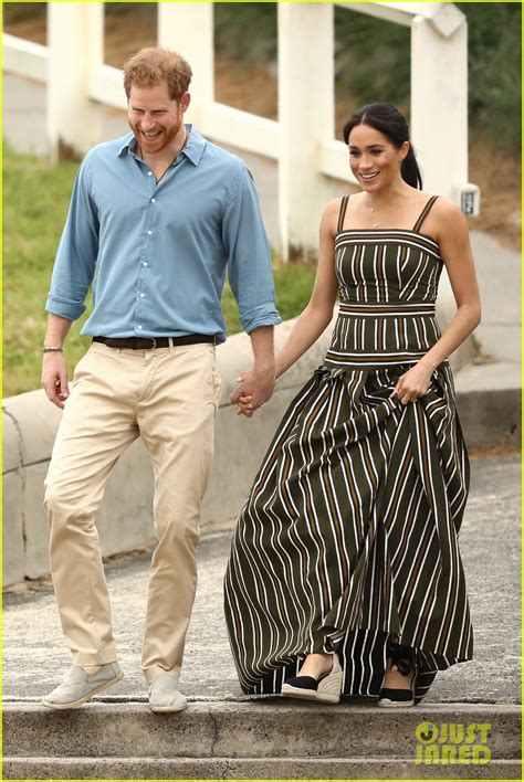 Meghan Markle & Prince Harry Go Barefoot at Bondi Beach in Australia ...