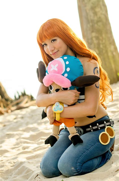 Nami Hugs Chopper, One Piece Cosplay by firecloak on DeviantArt