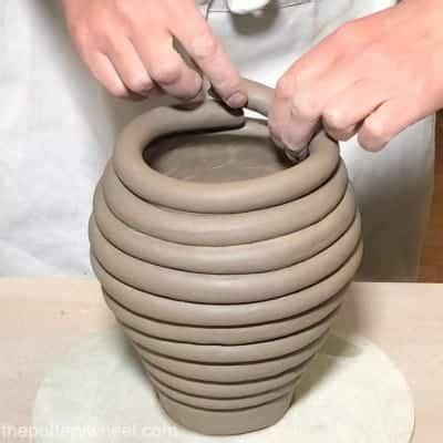 Hand Building Pottery - 4 Easy Techniques