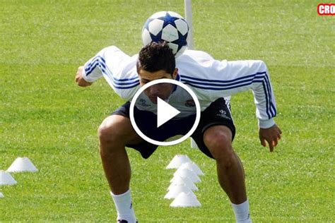 Cristiano Ronaldo AMAZING Freestyle Football Skills - video